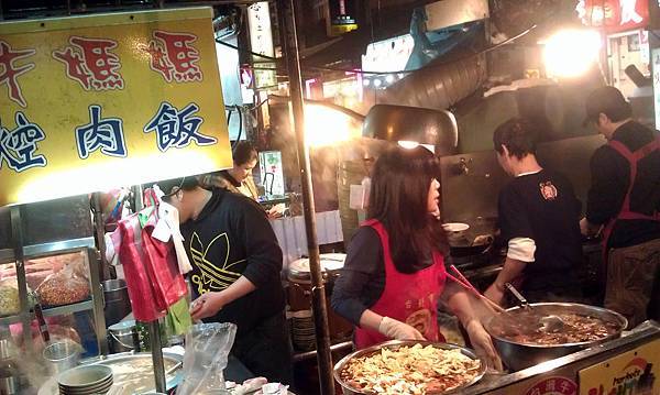 【中肯‧食記】台北‧寧夏夜市美食全攻略 @包子爸の食尚攝影手札