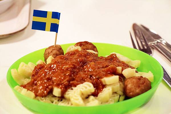 【中肯‧食記】IKEA宜家家居餐廳‧北歐風瑞典精緻美食 @包子爸の食尚攝影手札