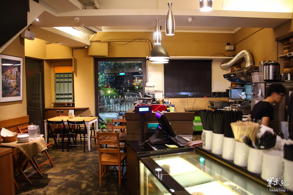 【中肯‧食記】捷運101站‧POND BURGER CAFE｜咖啡館也有美味秘製漢堡/早午餐‧獨立大包廂用餐氣氛佳！ @包子爸の食尚攝影手札