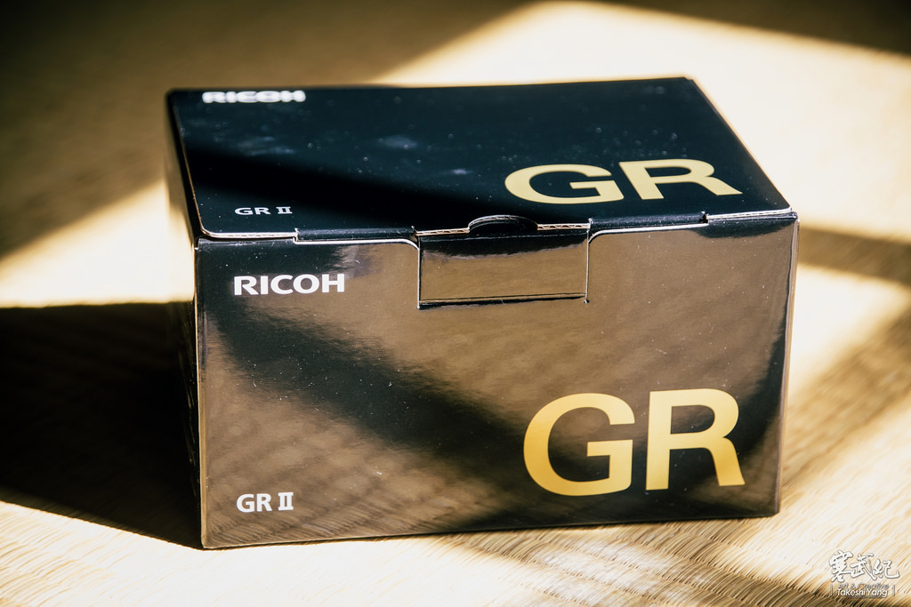 【中肯‧開箱】RICOH GR II 當代最強口袋隨身機｜攝影の原点‧隨身‧隨拍‧隨心所欲！ @包子爸の食尚攝影手札