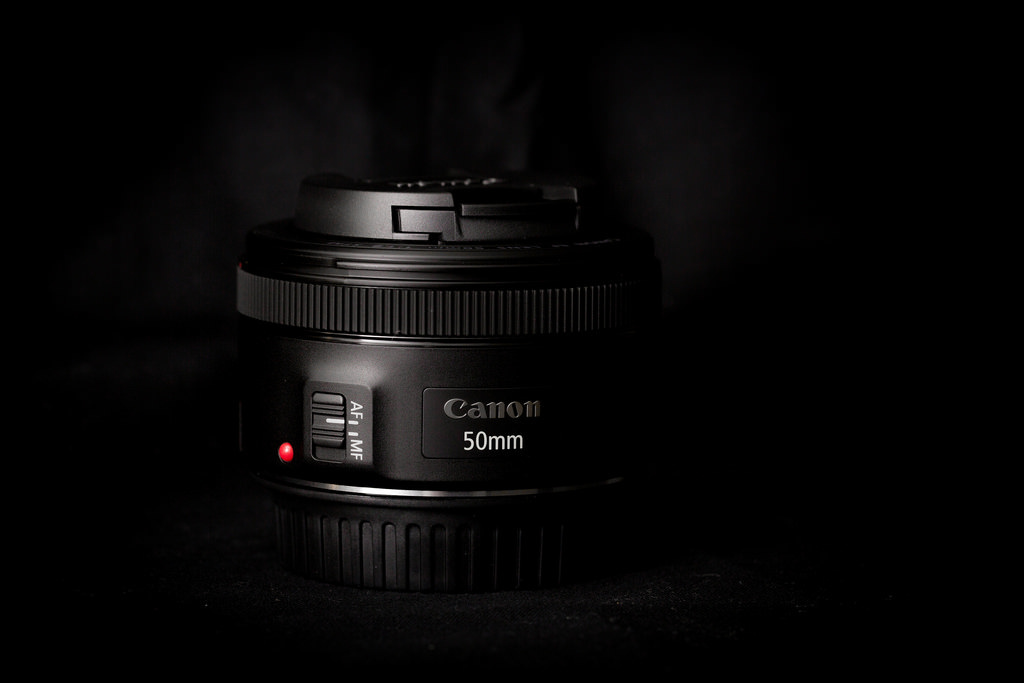 Canon EF 50mm F1.8 STM．終極核武｜CP封神の窮人大光圈 @包子爸の食尚攝影手札