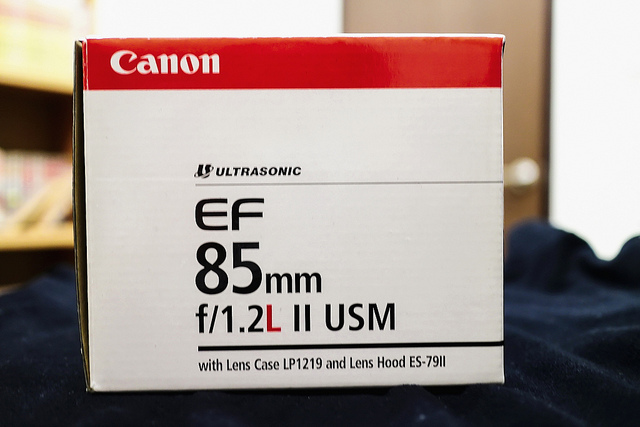 【中肯‧開箱】Canon EF 85mm F/1.2L II USM‧不世出的一代妖鏡‧F/1.2微光篇 @包子爸の食尚攝影手札