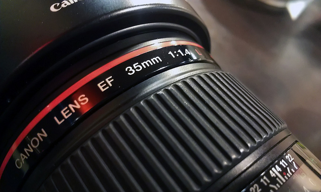 【中肯‧開箱】Canon EF 35mm f/1.4L USM‧歷久不衰的夢幻銘鏡 @包子爸の食尚攝影手札