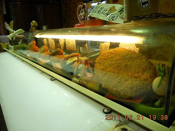 【中肯‧食記】（已歇業）西門町‧肉餅丸(可樂餅) @包子爸の食尚攝影手札